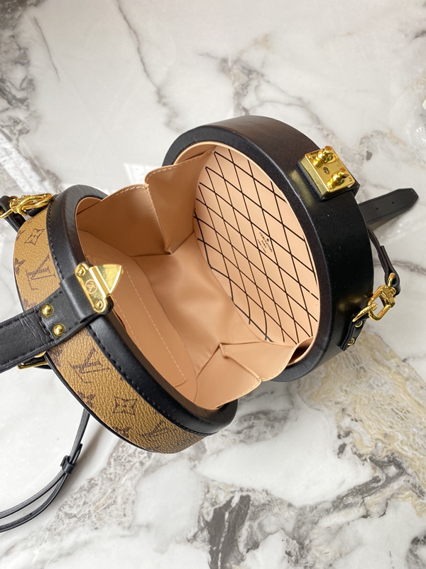 ルイヴィトンバッグ着用イメージ